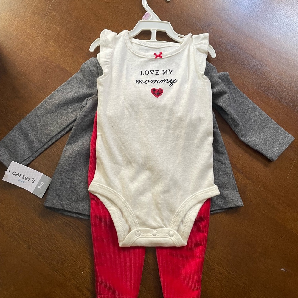 🌷4/$15 Carter’s 9 months Baby Outfit